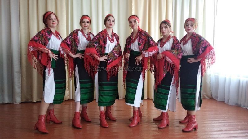 Народне жіноче взуття