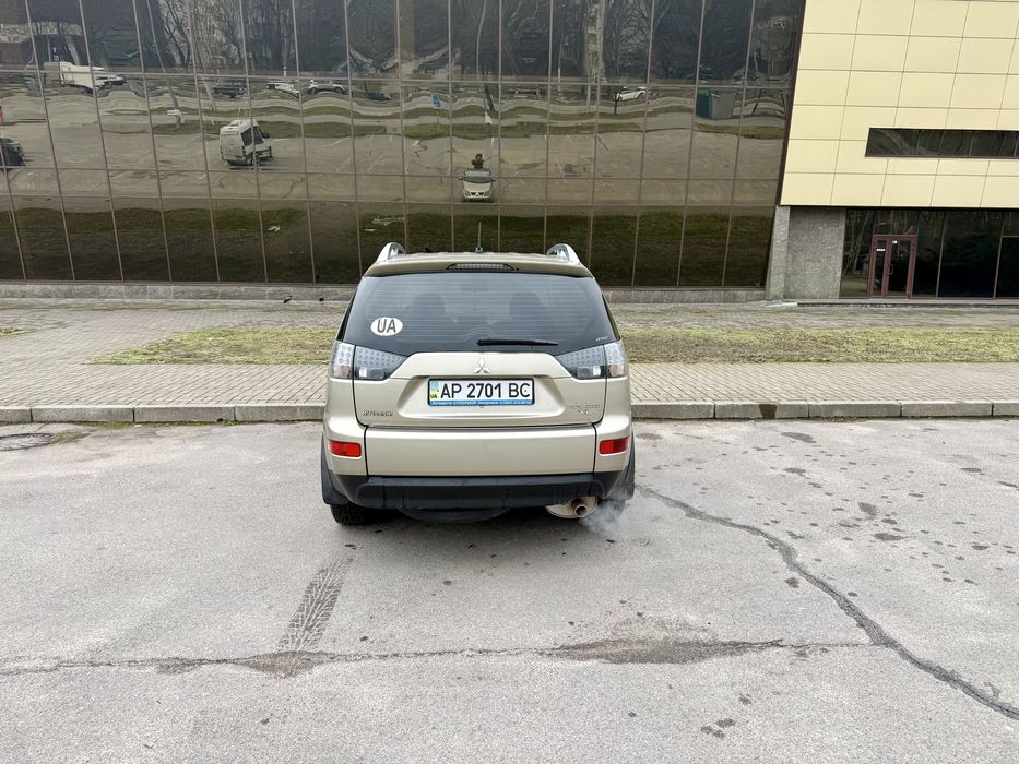 Mitsubishi Outlander XL