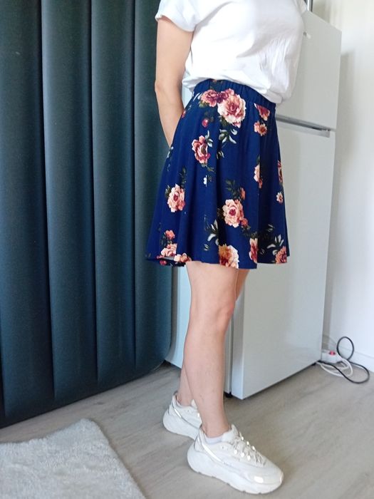 2 Спідниці розміру XS, S за 60 гривень