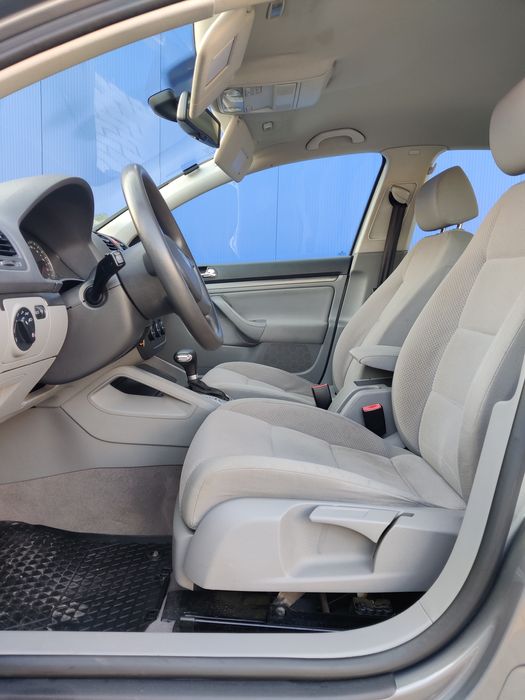 VW Golf 5  1.6MPI automatic