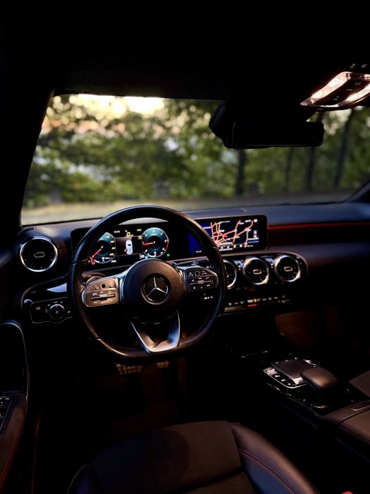MERCEDES-BENZ A180d AMG 7G Tronic