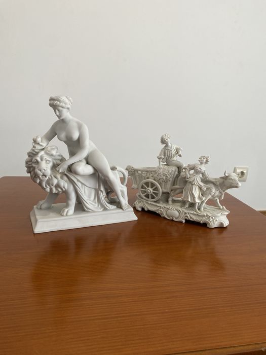 2 Esculturas de Porcelana Biscuit