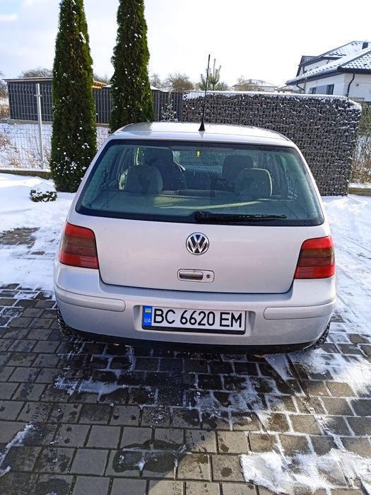 Продам машину гольф 4