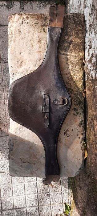 Cilha babete em cabedal