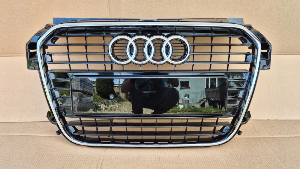 Atrapa Chłodnicy Grill Audi A1 8X0 10-14 OE 8X0853651 Black Połysk Oryg NEW