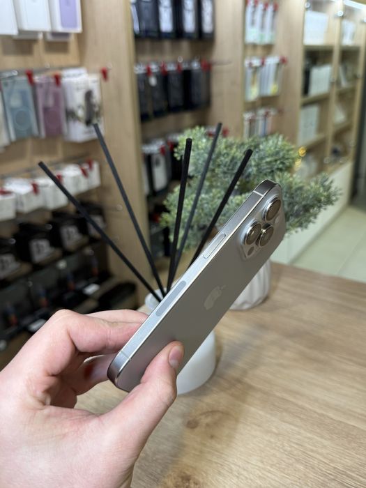 Б/у iPhone 15 Pro 256Gb Natural Titanium