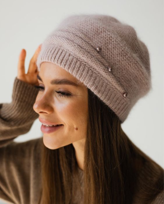 Жіночий ангоровий берет