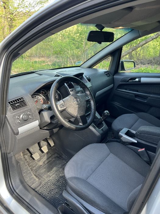 Продам Opel Zafira B