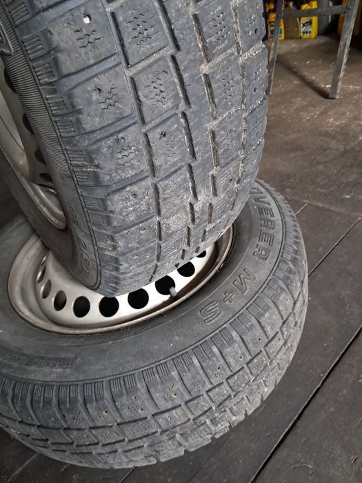 Резина,шини,диски 215 70 16 фольксваген  т5