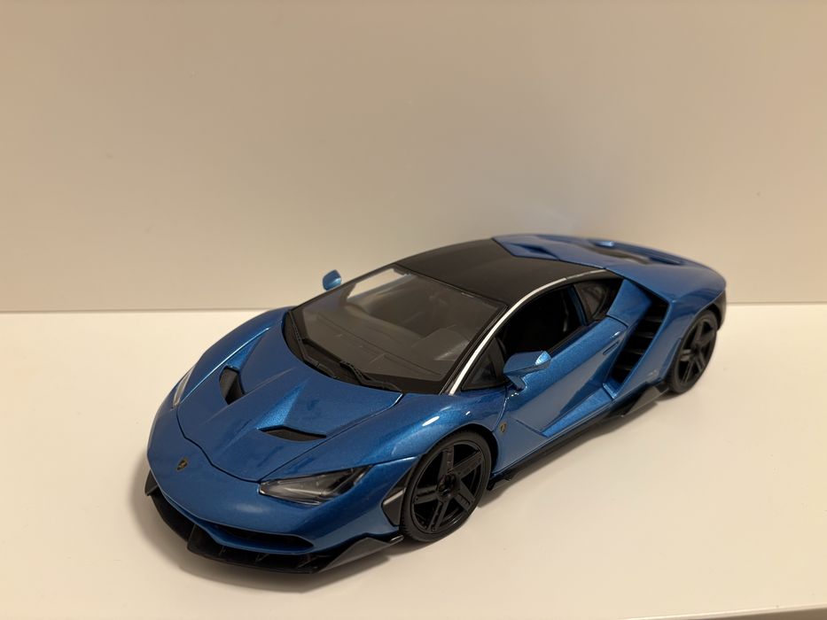 Model Lamborghini Centenario 1:18 Maisto (bburago welly)