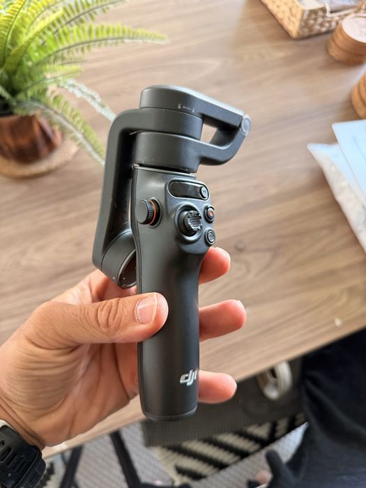 Gimbal Estabilizador DJI Osmo Mobile 6 + extensor
