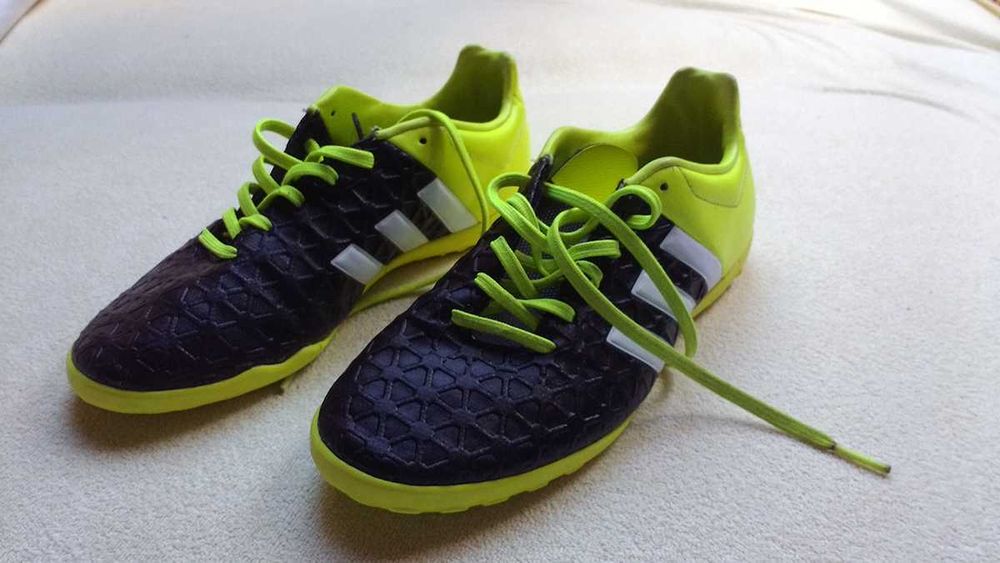 buty piłkarskie adidas 38 2/3  wkładka  24cm