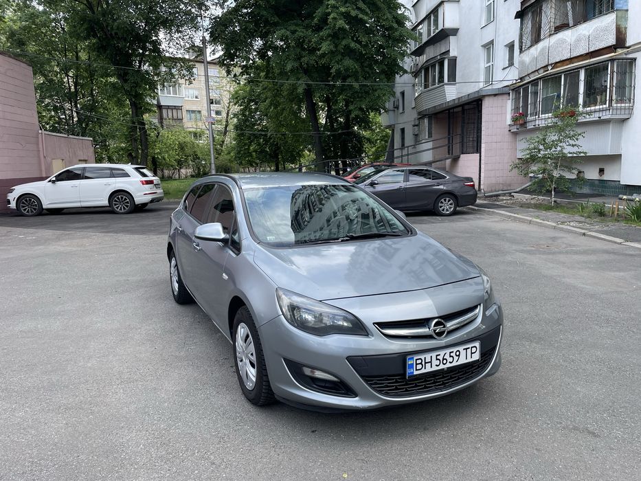 Продам Opel Astra J