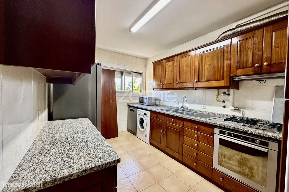 T4 Duplex for Rent with 1 Garage Space in Avenidas Novas