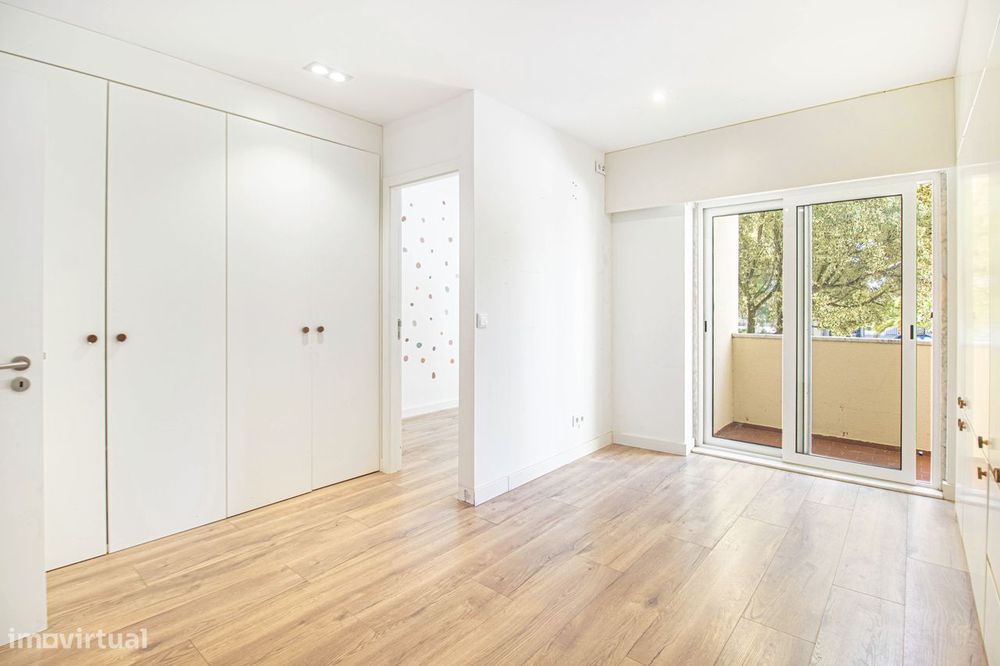 Apartamento T3+1 em Carnaxide
