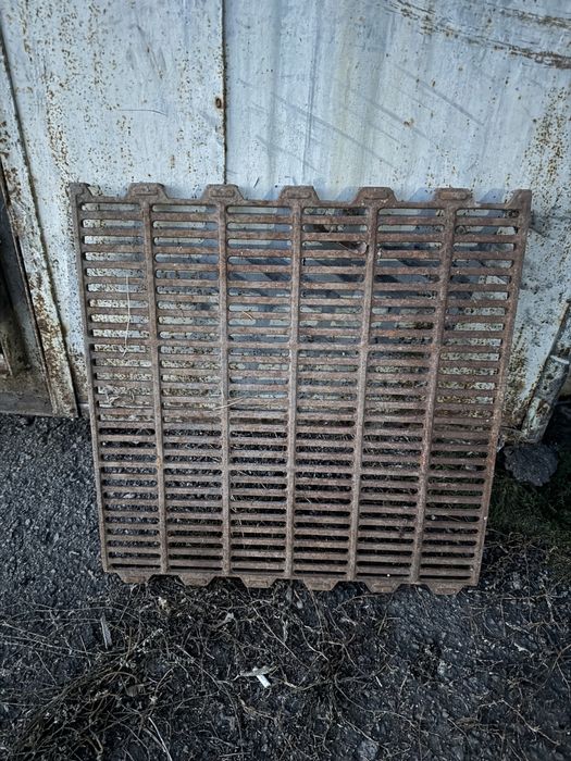 Чавунна підлога для свиноматок