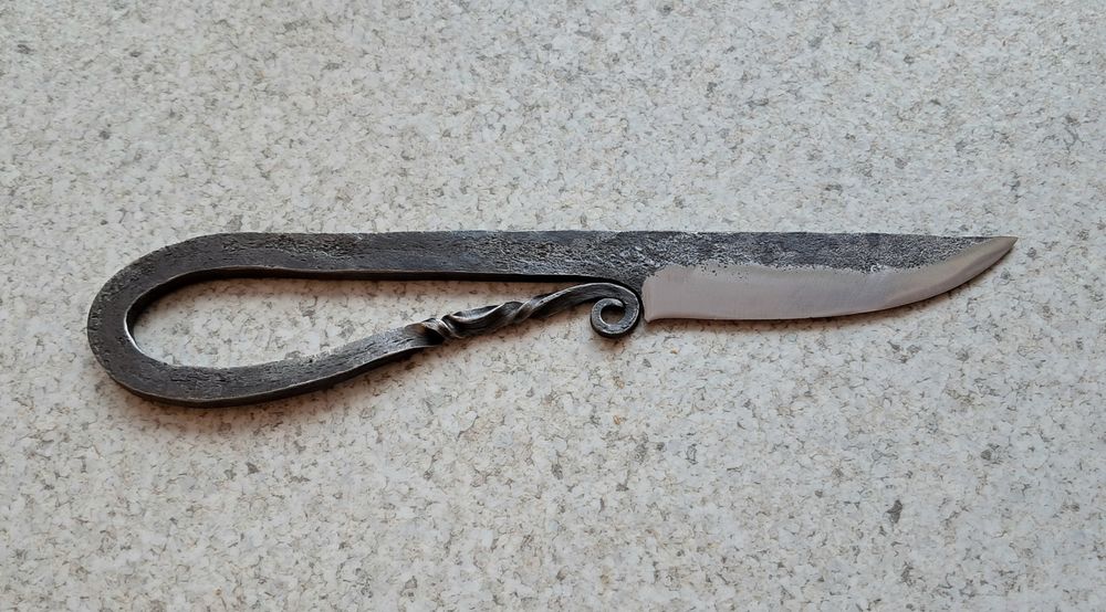 Nóż kabłączkowy 20,5 cm,  ręcznie kuty