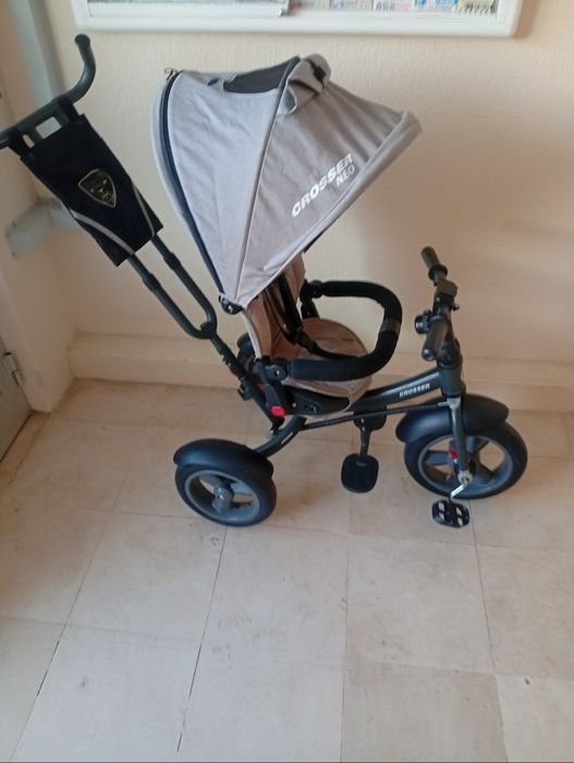 Triciclo com capota
