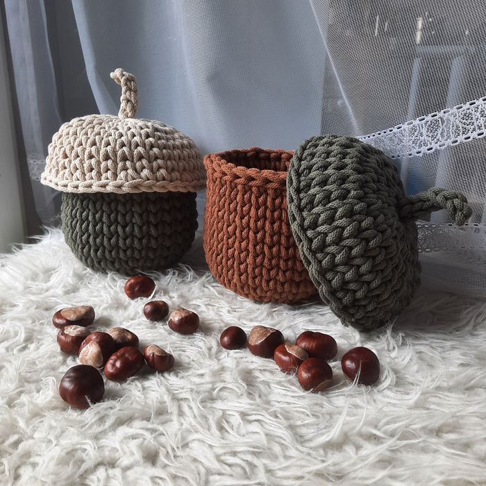 Koszyk z przykrywką żołądź z czapeczką na szydełku handmade jesienny