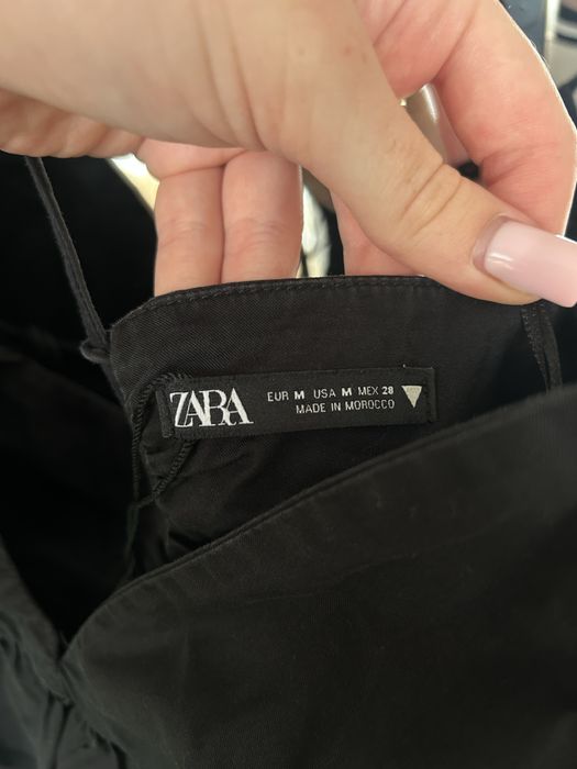 чорна сукня zara