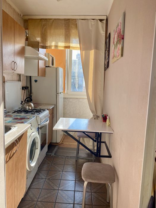 Посуточно Соломинка Амосова, Надія, МВД, Черняховского, Документы