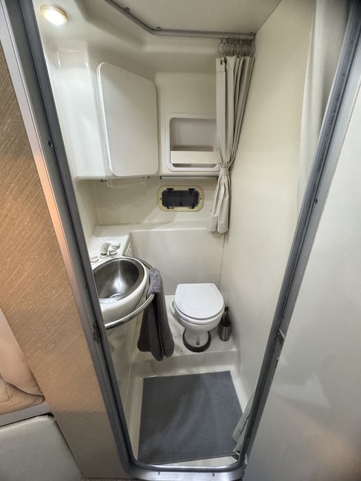 Maxum 2700 SCR - com lugar de marina e totalmente restaurado