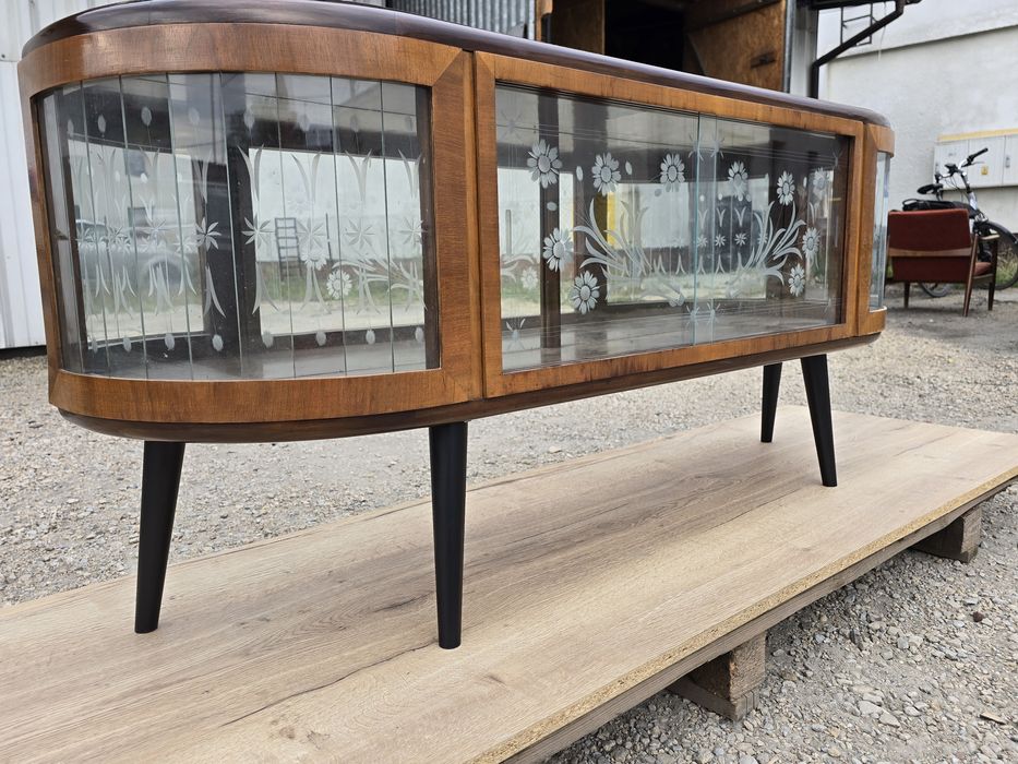 Komoda prl jamik pod TV