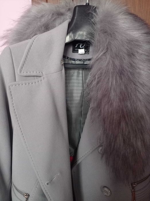 Elegancki płaszcz damski