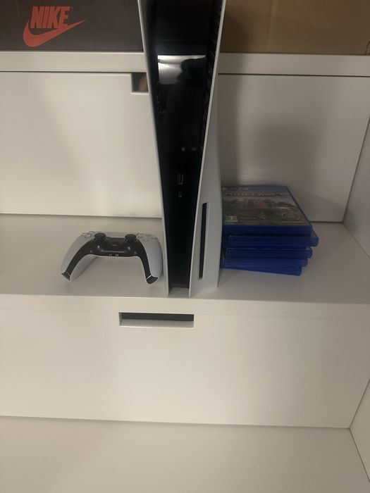 Ps5 com comando e jogos