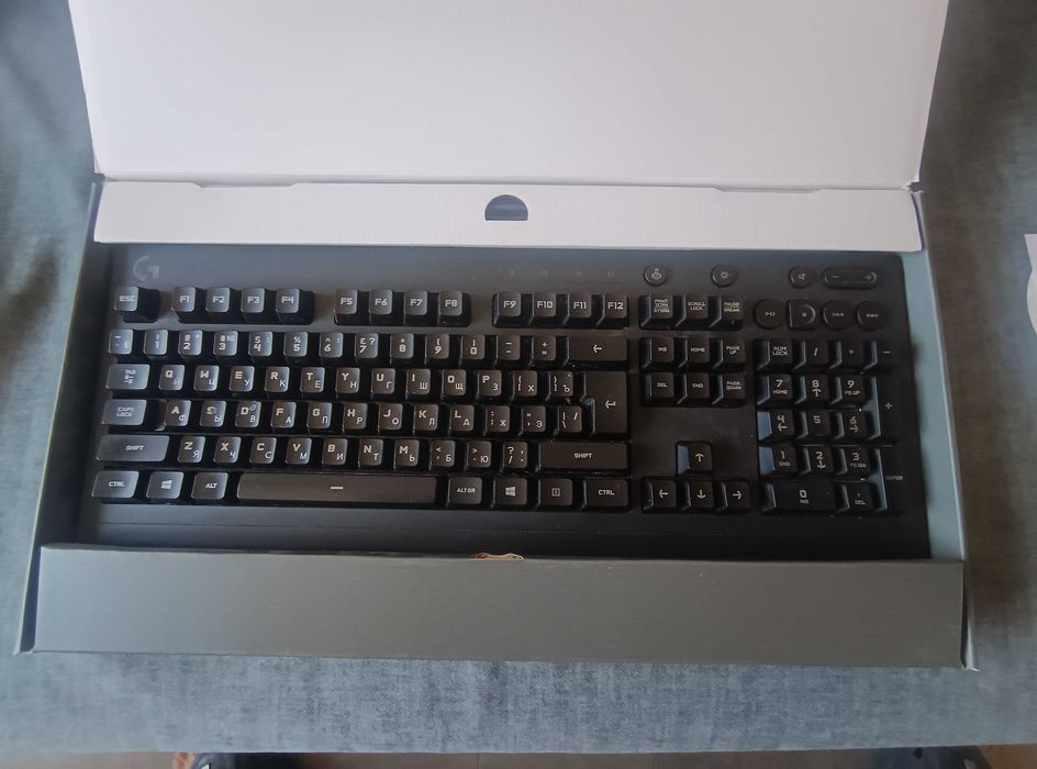 Клавиатура Logitech g213