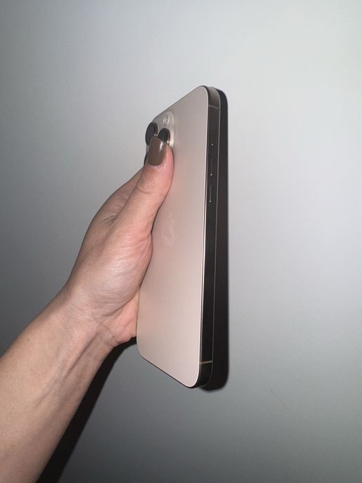 Продам iphone 16 pro max  Gold 256g