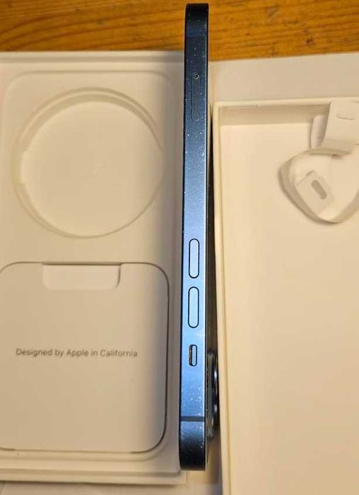 Iphone 13 blue 256GB po jednym użytkowniku