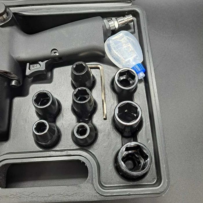 Пневмогайковерт ударний 1/2" у кейсі EXTRA FORCE 330 Нм 140 л/хв