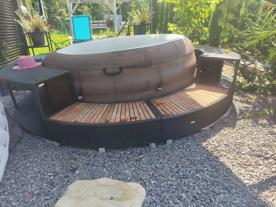 Jacuzzi z obudową pompa spa cały zestaw