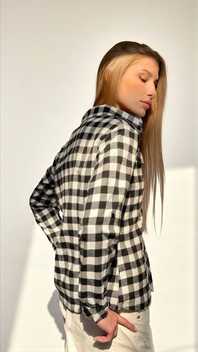 Сорочка жіноча, червоного кольору