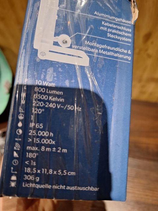 Biały halogen nowy