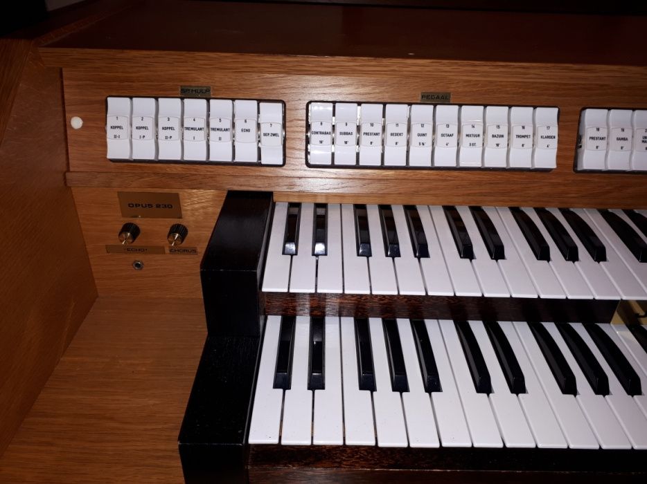 Johannus OPUS 230.Stan znakomity, super brzm. Obniżka ceny o 500 zl.