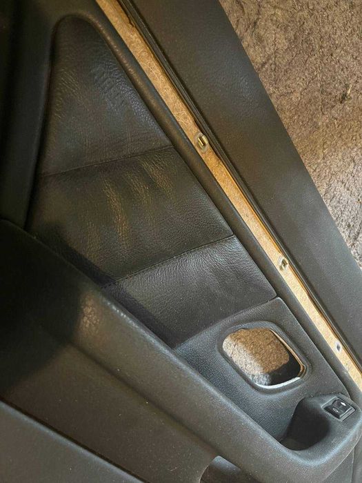 Дверная карта BMW E39 левой задней двери рестайлинг черная кожа