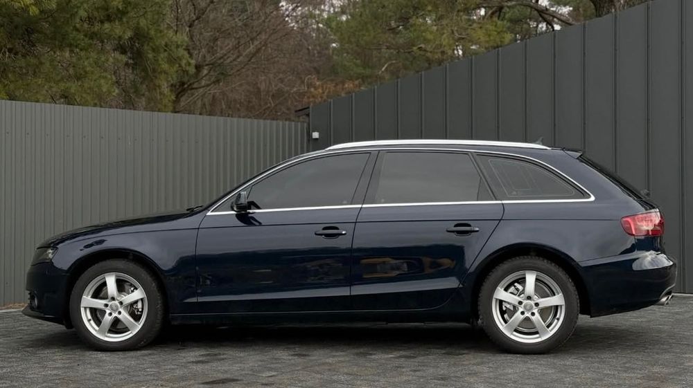 Ауді а4 б8 2011 року