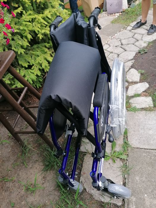 Nowy wózek, rozkładany  Vermeiren Eclips X4 90° –alu transport