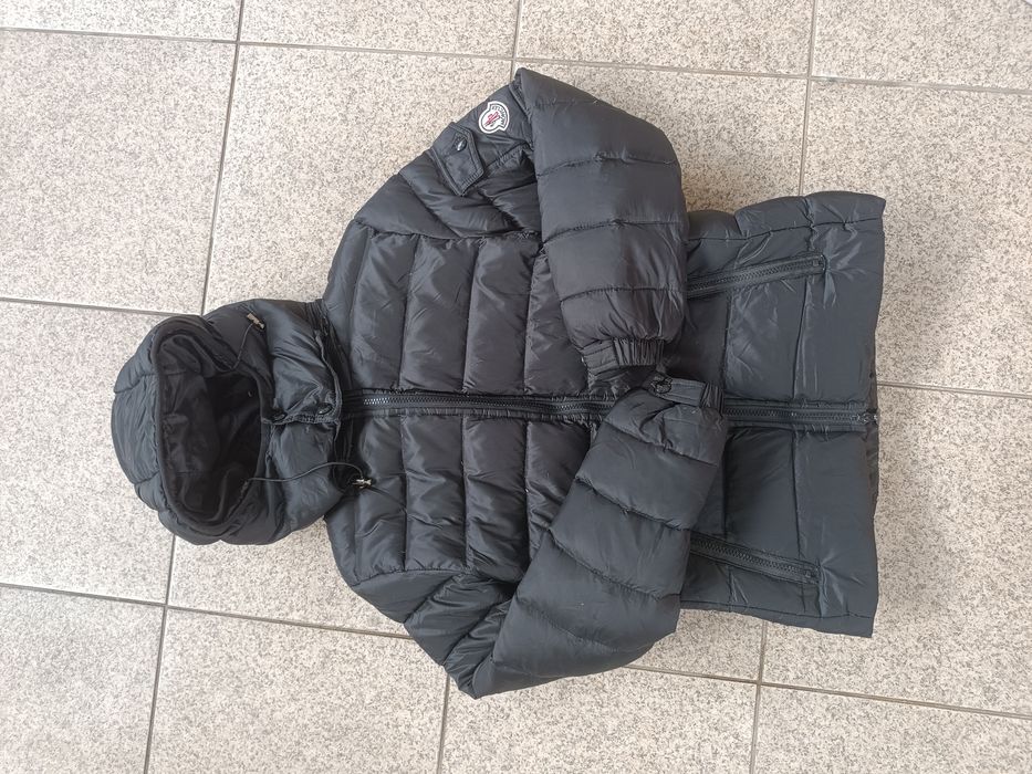 Casaco Moncler impecável