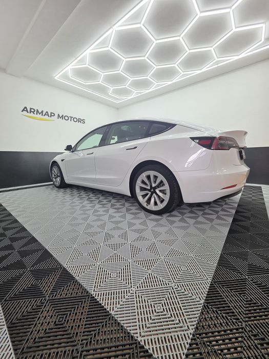 Tesla Model 3 ST. Plus RWD