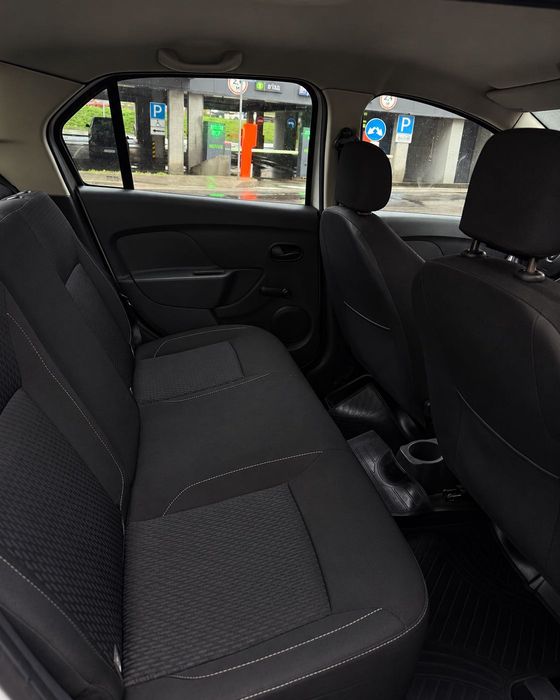Продаж автомобіля Renault Logan