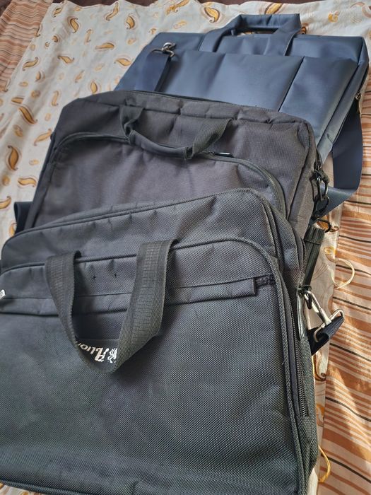 Сумки для ноутбука 12,13,14,15,17 дюймів  гарний стан  3шт в наявності