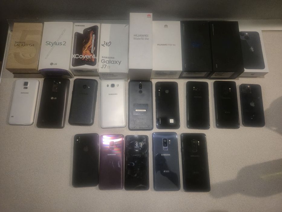 Sprzedam smartfony widoczne na zdjęciach