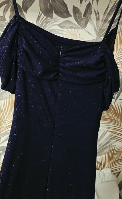 Sukienka długa ,brokatowo-granatowa, cena 199 zł .