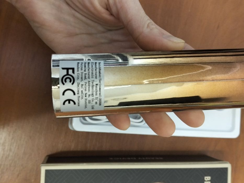 Новий масажер мікротоки мікроструми + LED терапія для обличчя