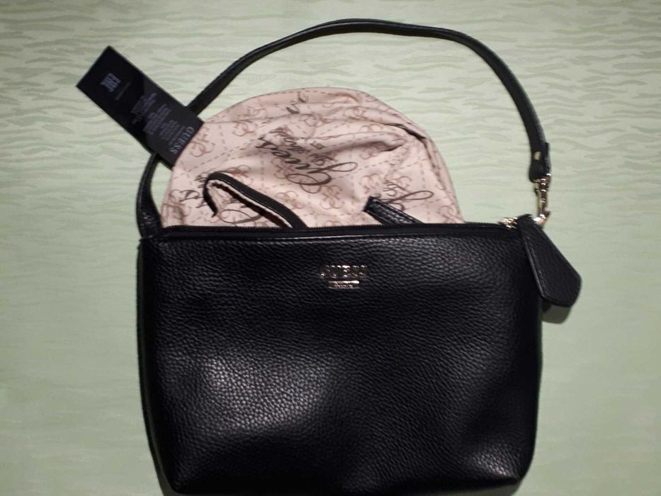 Модельная Сумка с экокожи от Guess