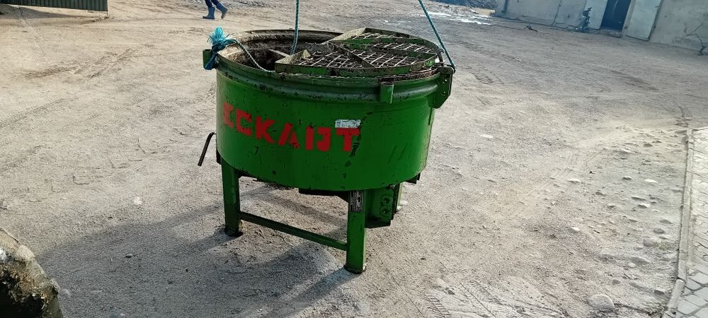 Betoniarka na wom  800 litrów