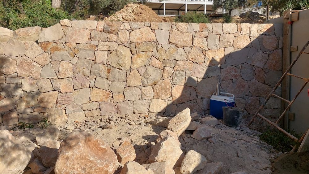 Muros em pedra mais de 30 anos de experienćia